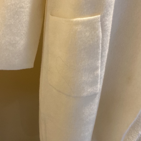 NWOT Winter White Long Sweater Cardigan - Picture 3 of 4